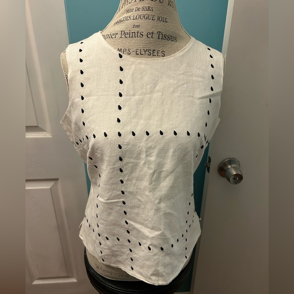 CreamOff-White Embroidered Zip-Up Blouse
